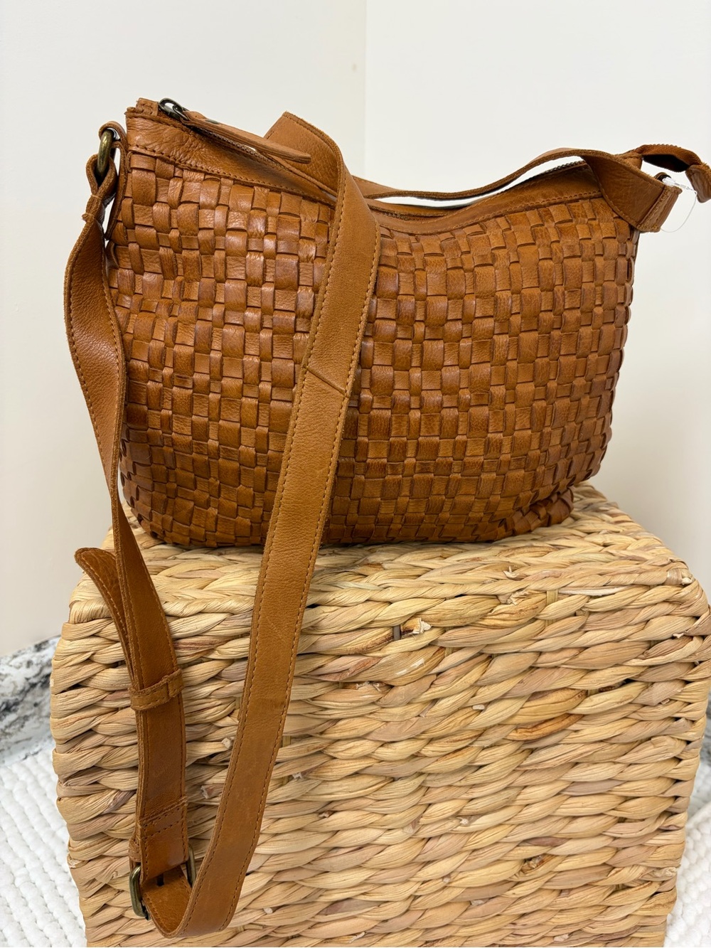 Woven Leather Crossbody Bag in Cognac – Adjustable Strap